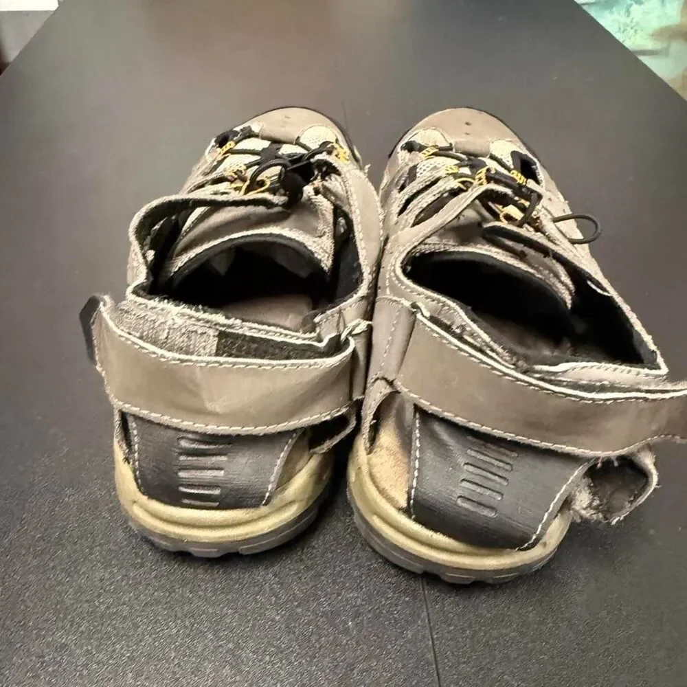 Mossimo Men's Grey and Black Sandals